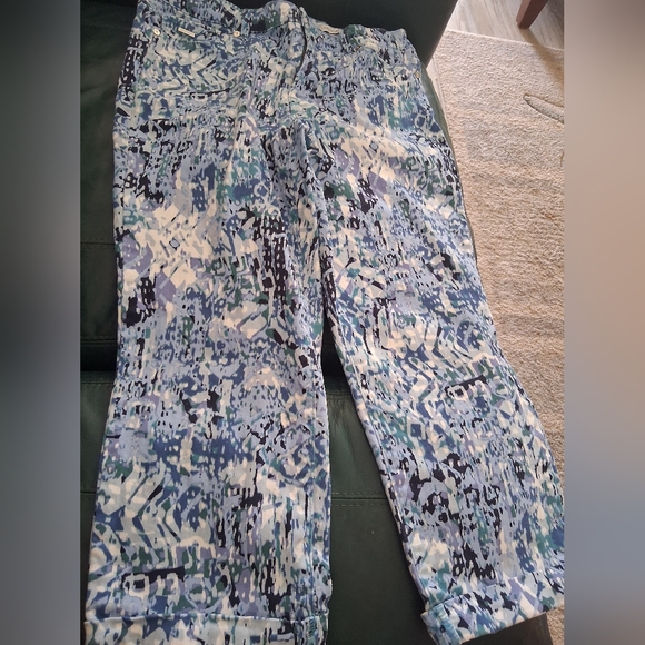 Nine West Blue Patterned Capris Sz 10 Has Streatch EUC - Picture 4 of 6